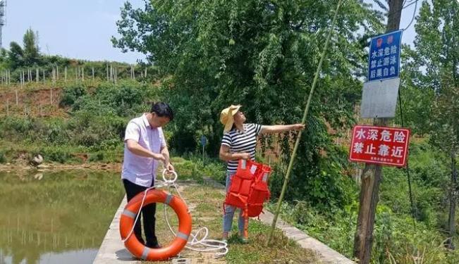 息烽縣溫泉鎮(zhèn)|開(kāi)展防汛安全巡查 ，筑起汛期安全堡壘