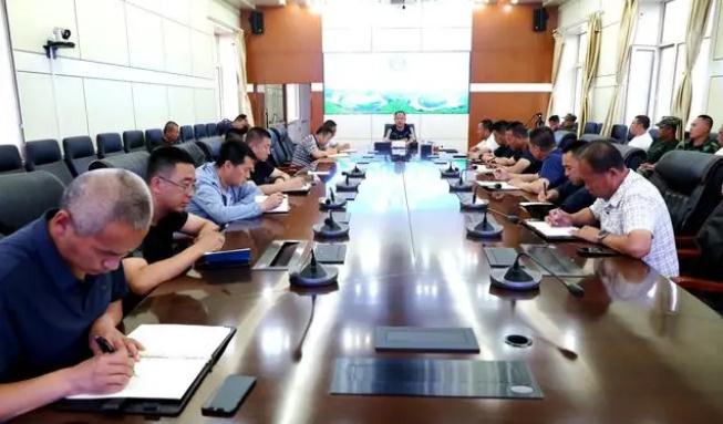 阿木爾林業(yè)局召開(kāi)夏季森林防火，林下資源管理工作部署會(huì)議